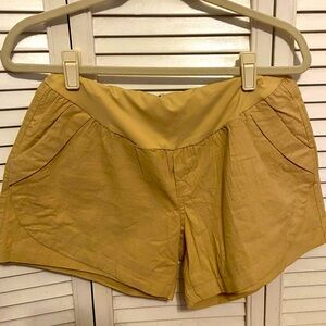 NWT linen maternity shorts